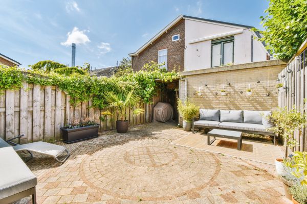 Cost of Courtyard Patio Service in Kansas City